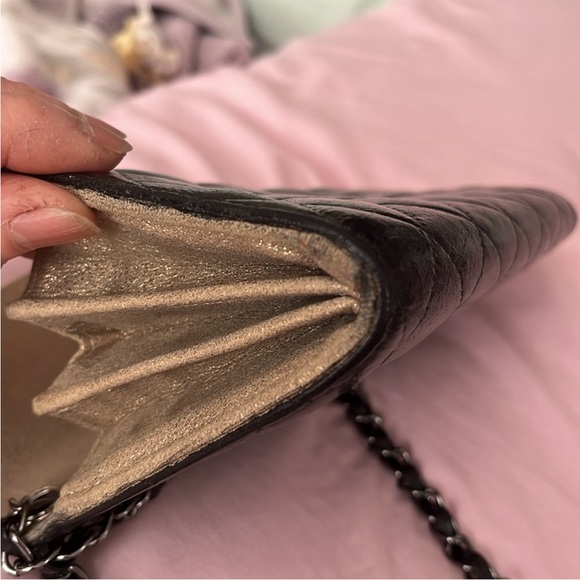 Chanel Authentic quilted wallet on chain - Picture 10 of 13